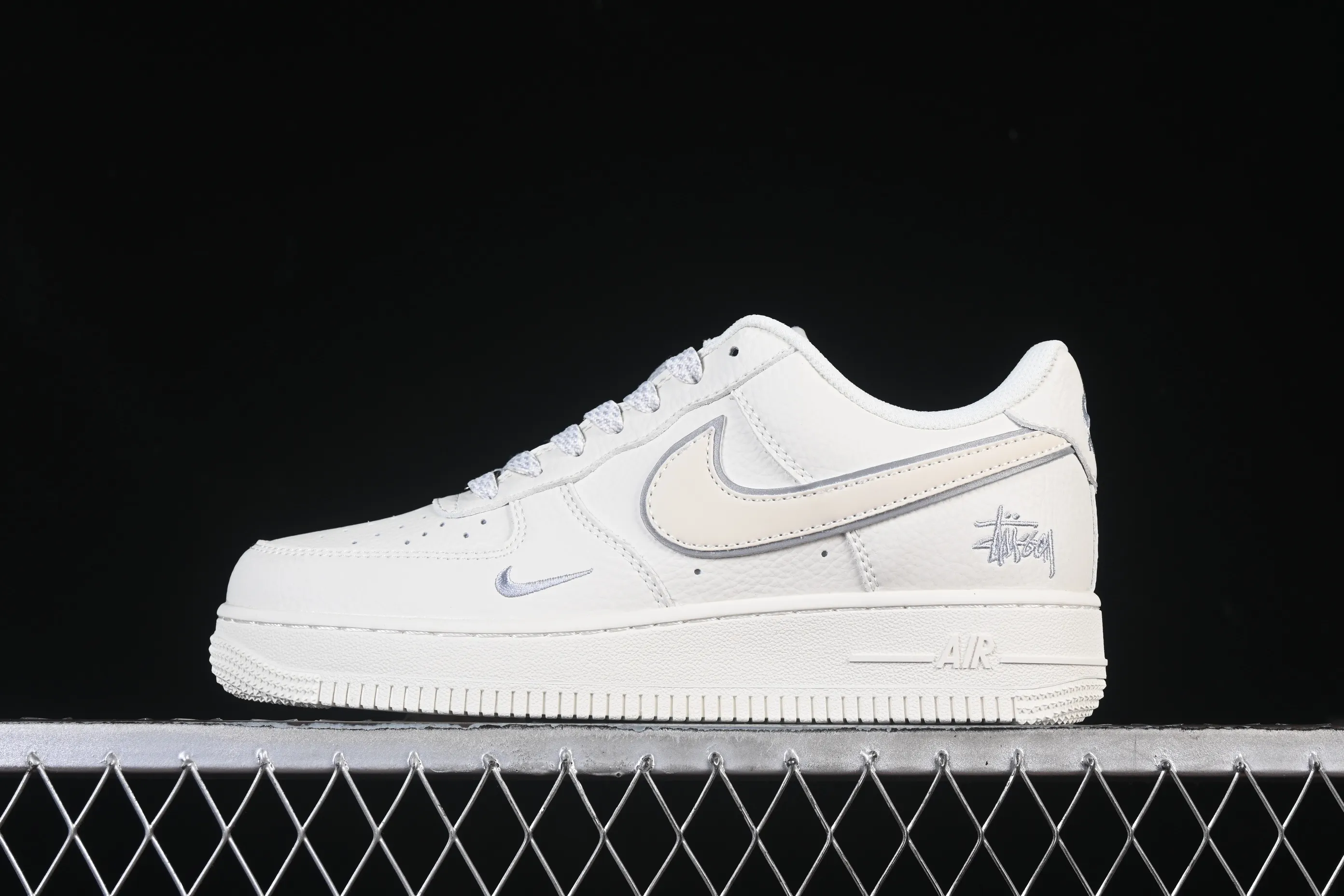 All categories Nk Air Force 1 Air Force series Nk Air Force 1 Low Air Force low-top Nike Air Force 1'07 Low Stusi co-branded versatile beige Air Force 1 low-top casual sneakers CS5288-034